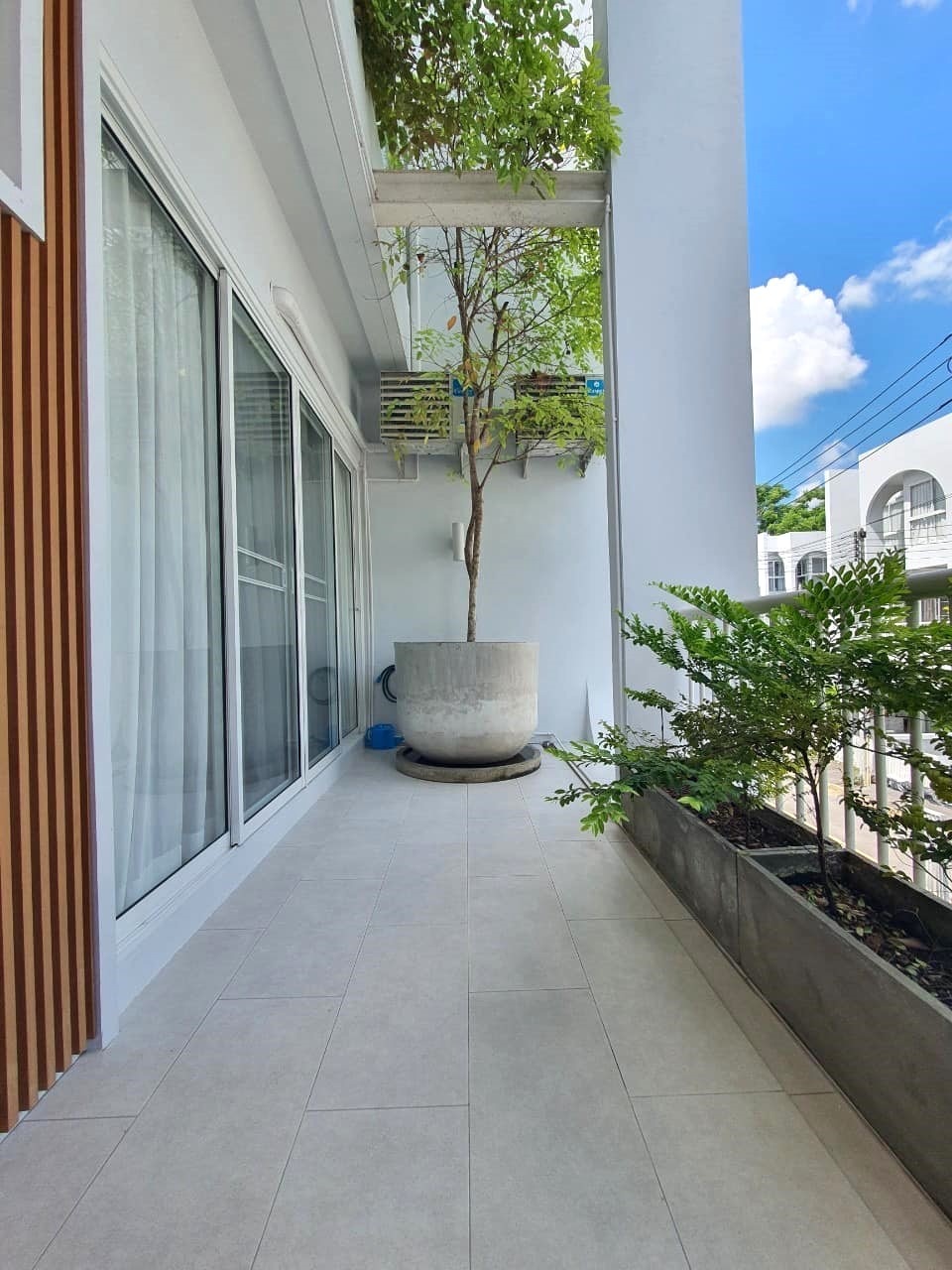 Monotown 3 - San Phi Suea - Image 13