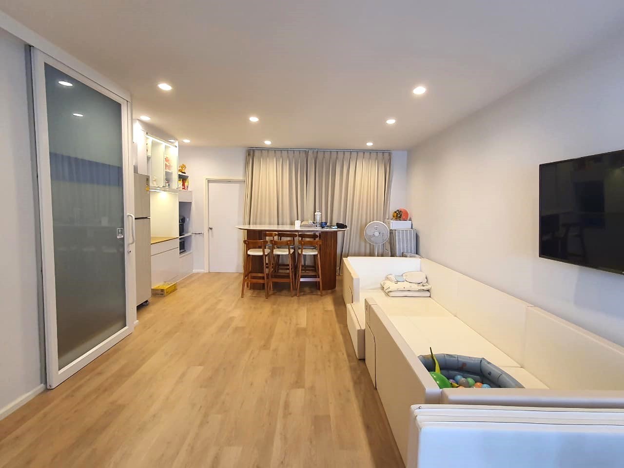 Monotown 3 - San Phi Suea - Image 2