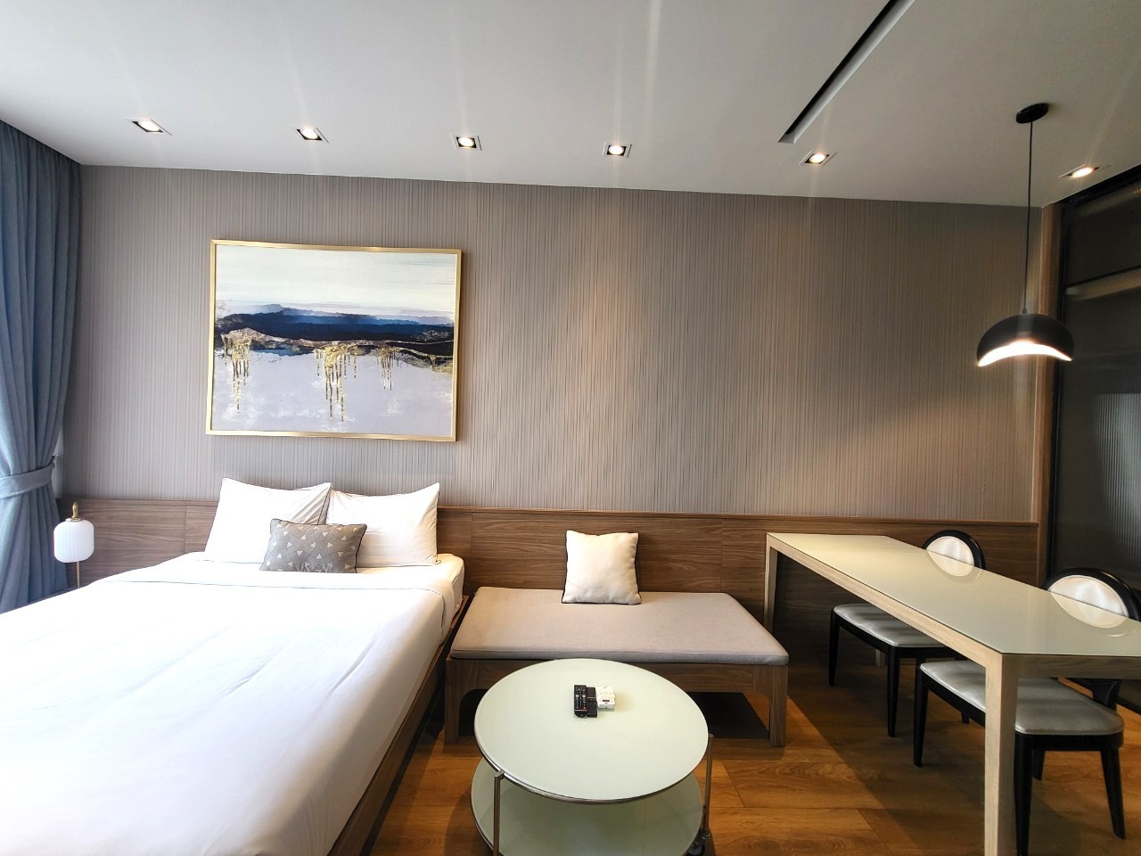 พาร์ค ออริจิ้น พร้อมพงษ์ - Image 1