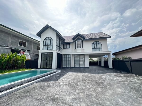 4 Bedroom House For Rent in Pa Tan, Mueang Chiang Mai, Chiang Mai - Image 1