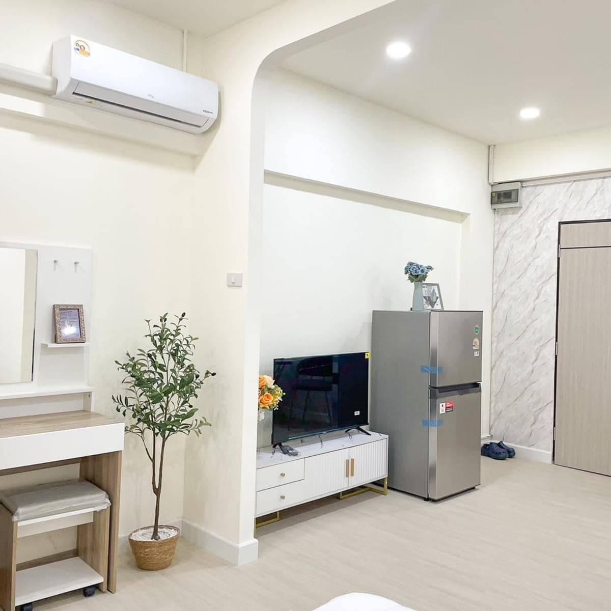PP Condo - Image 2