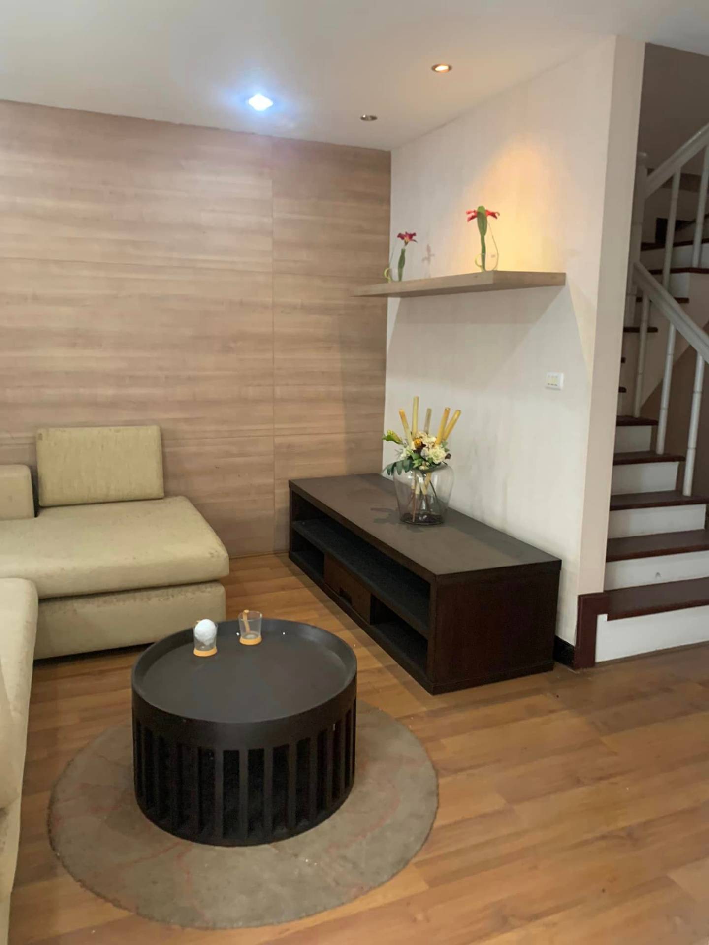 4 ห้องนอน ทาวน์เฮาส์ สำหรับขาย ใน ดอกไม้, ประเวศ, กรุงเทพมหานคร - Image 2