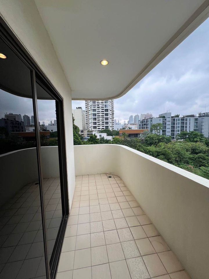 Premier Condominium - Image 12