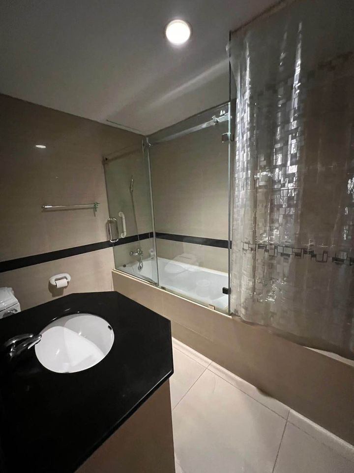 Premier Condominium - Image 6