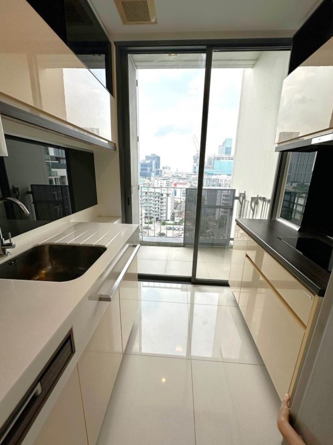 The Room Sukhumvit 62 - Image 3