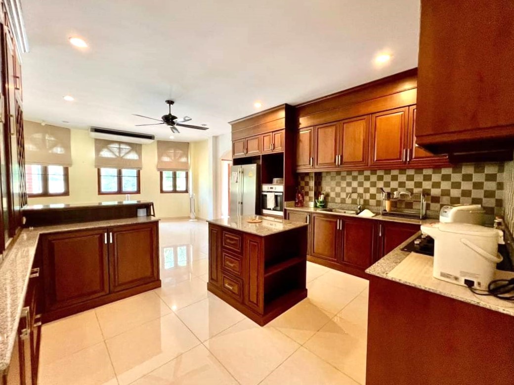 3 Bedroom House For Sale in San Pa Pao, San Sai, Chiang Mai - Image 4