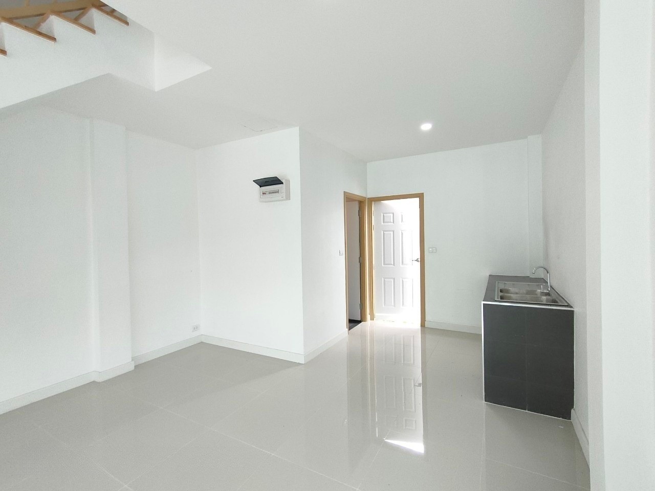 2 Bedroom Townhouse For Sale in San Sai Noi, San Sai, Chiang Mai - Image 4