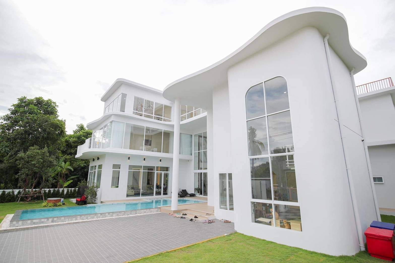 6 Bedroom House For Sale in Tha Wang Tan, Saraphi, Chiang Mai - Image 1