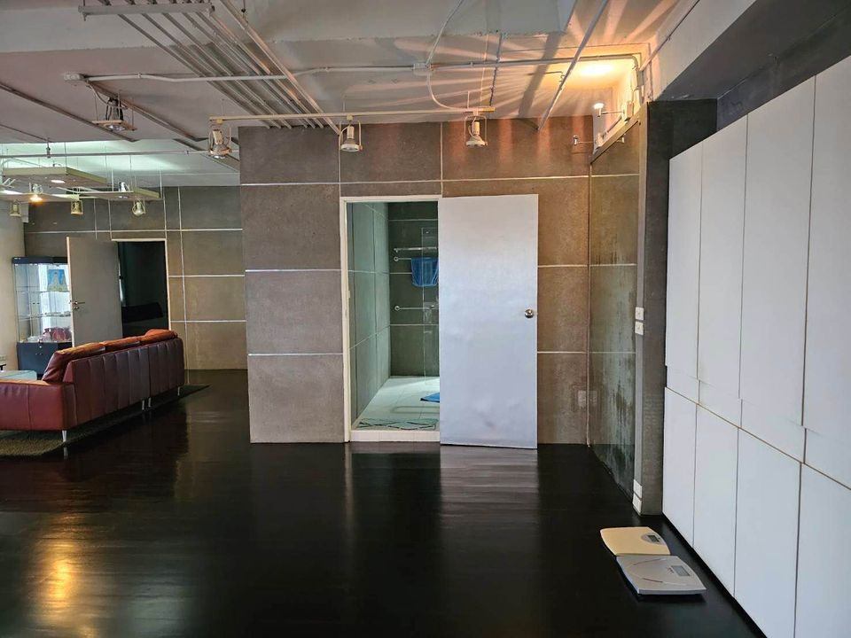 State Tower - Image 6