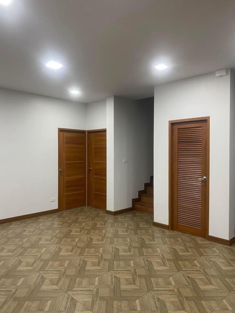 4 卧室 独立房屋  在  - Image 7