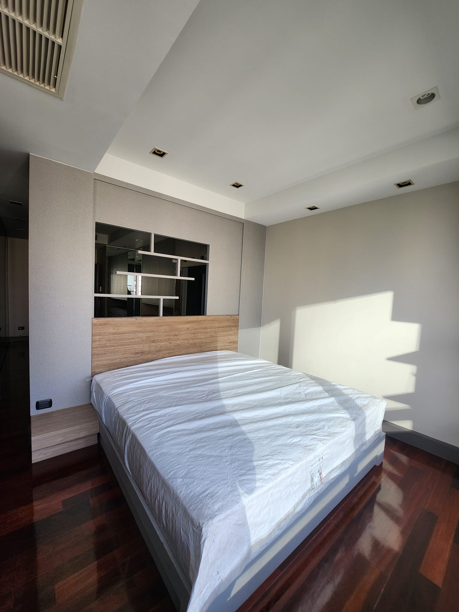 แอสคอทท์ สาธร - Image 15