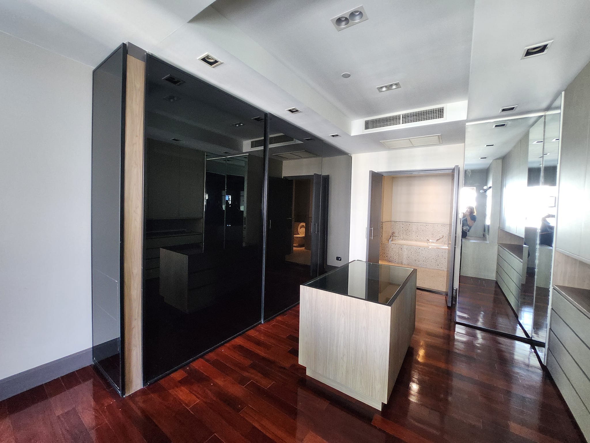 แอสคอทท์ สาธร - Image 22