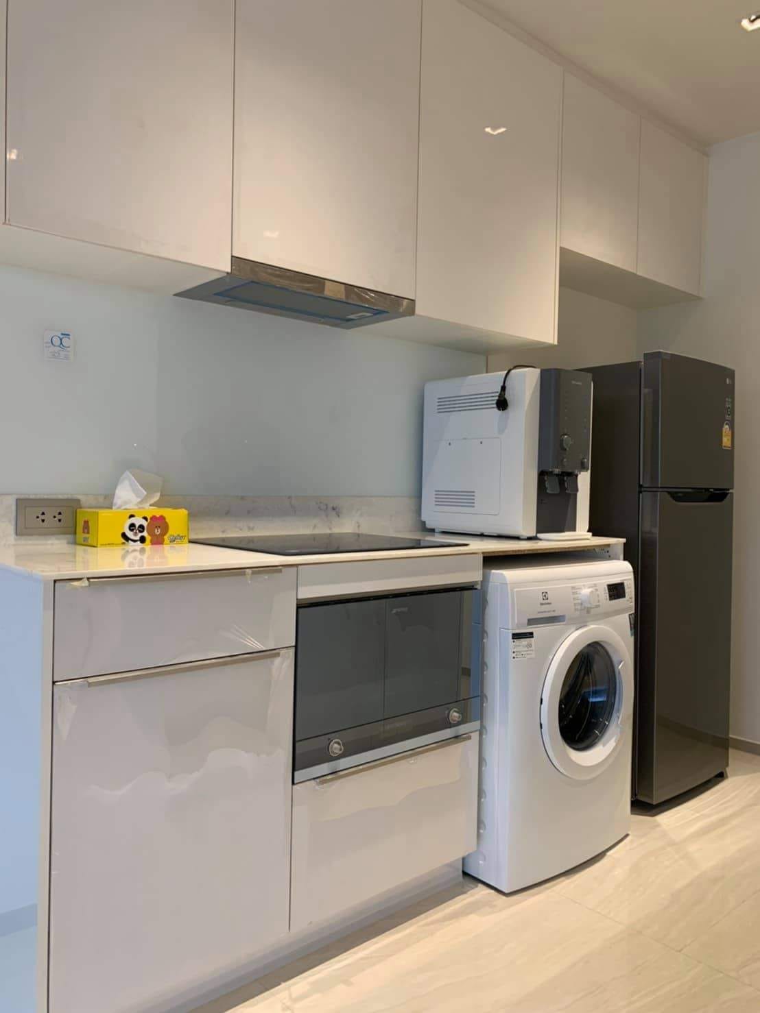 Ashton Silom - Image 8