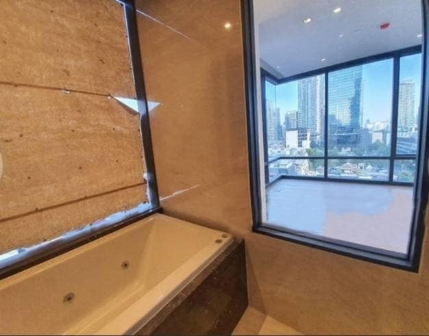 Ashton Silom - Image 5