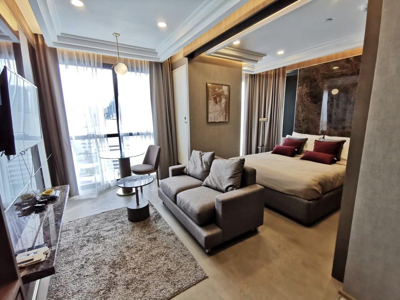 Ashton Chula-Silom - Image 1