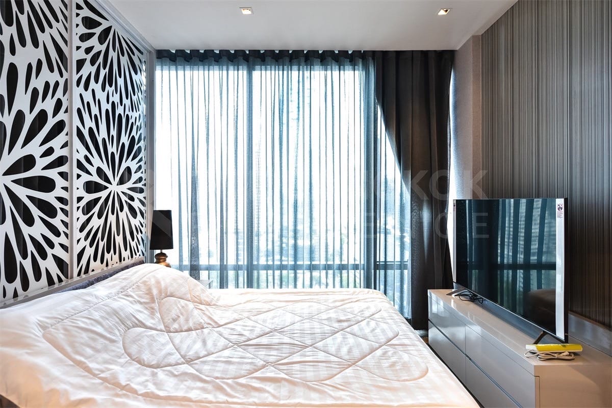 Ashton Silom - Image 4