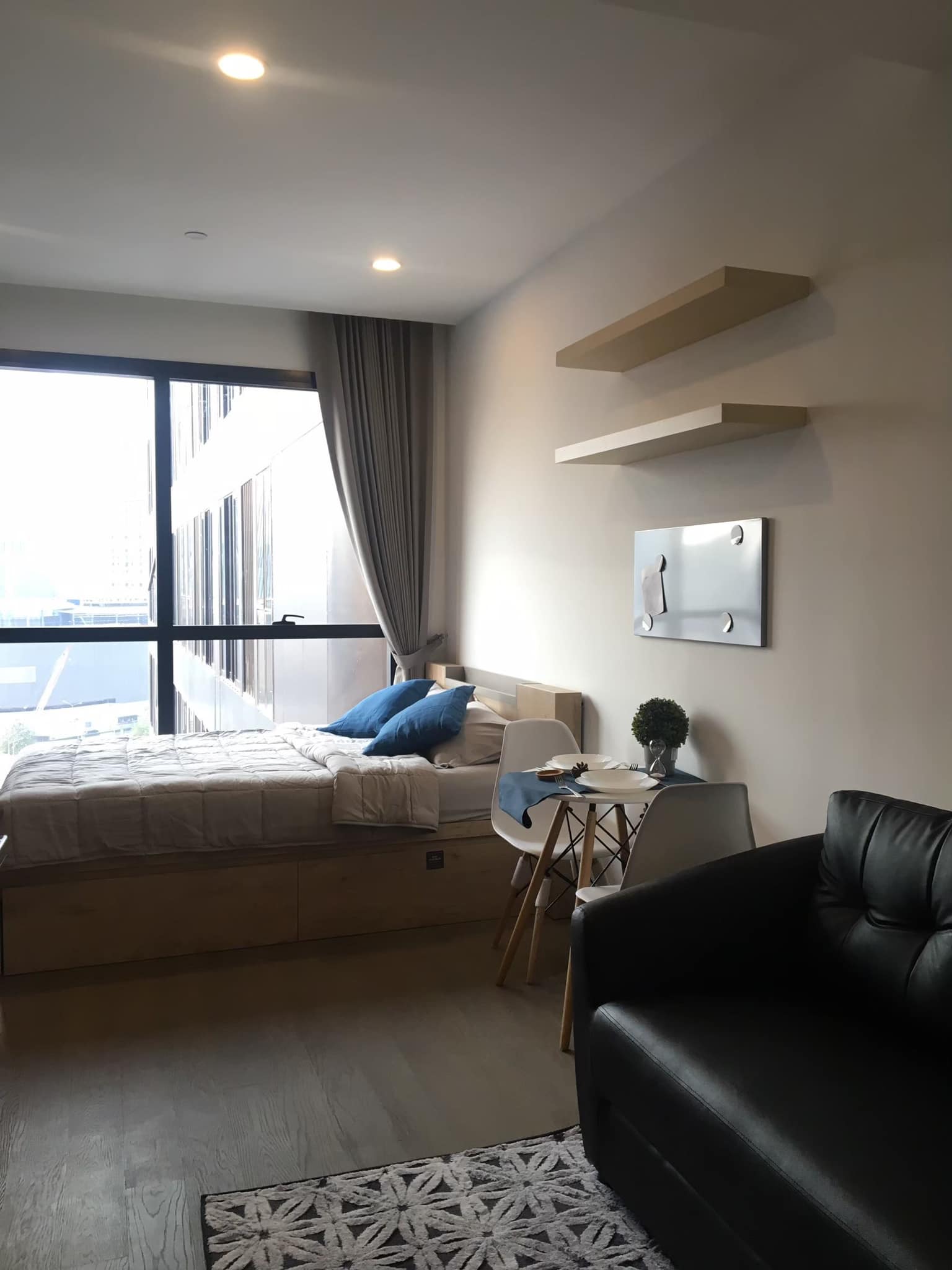 Ashton Chula-Silom - Image 1
