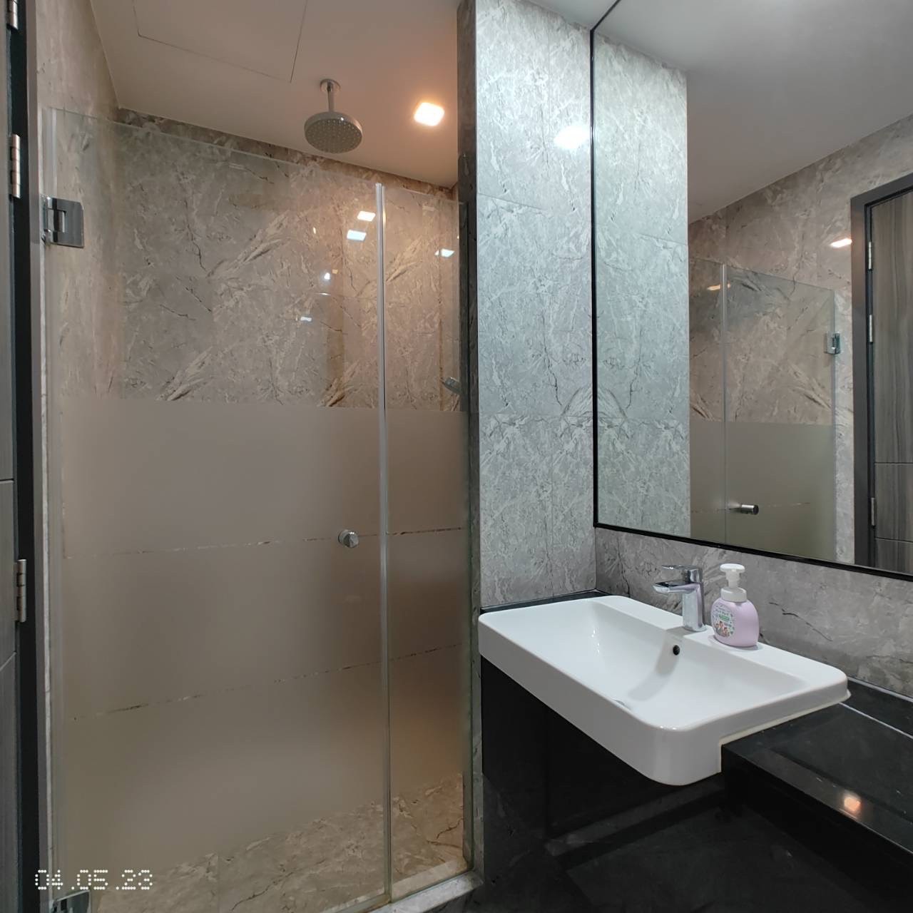 1 Bedroom Condo For Sale in Khlong Toei Nuea, Vadhana, Bangkok - Image 4