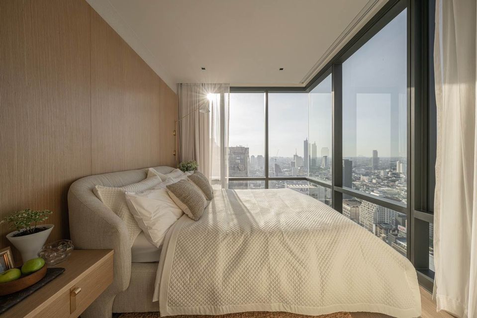 Ashton Silom - Image 7