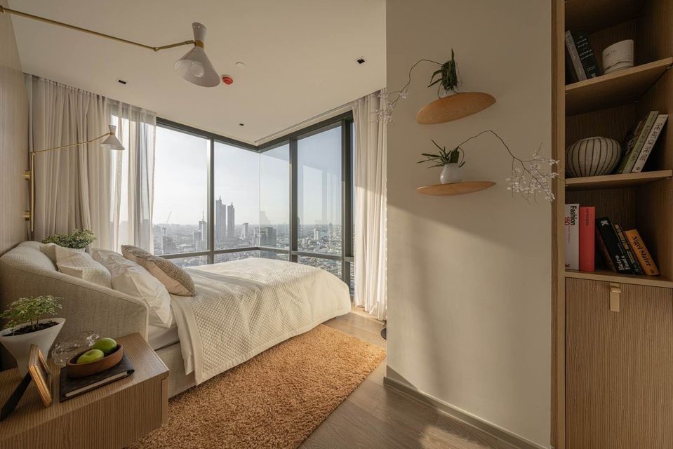 Ashton Silom - Image 3