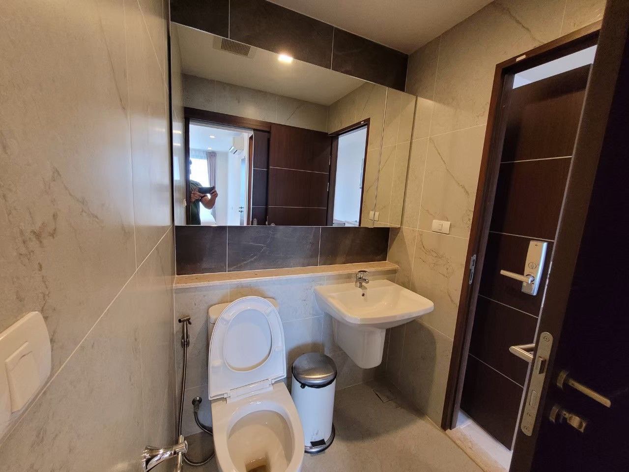 Astra Condo - Image 7