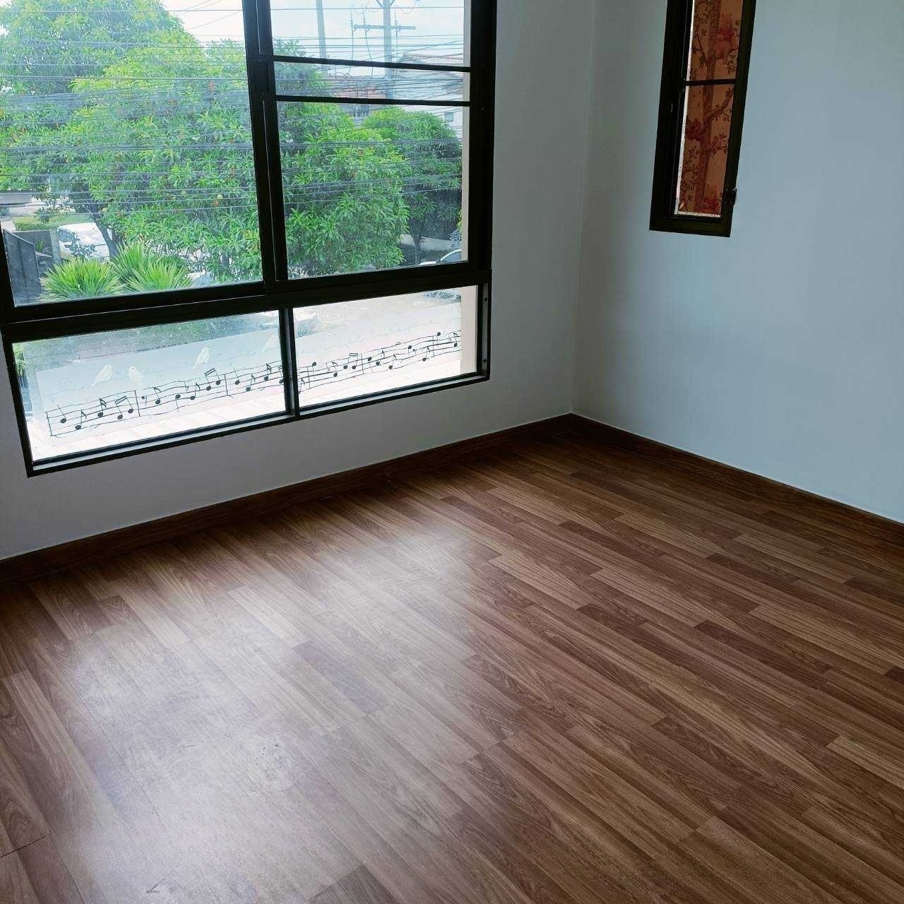 5 Bedroom Townhouse For Sale in Bang Kaeo, Bang Phli, Samut Prakan - Image 2