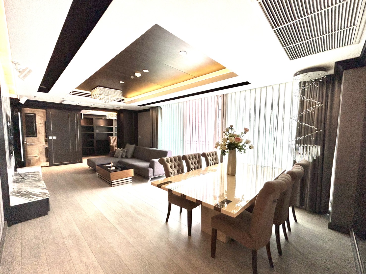 3 Bedroom Condo For Sale in Khlong Toei Nuea, Vadhana, Bangkok - Image 4