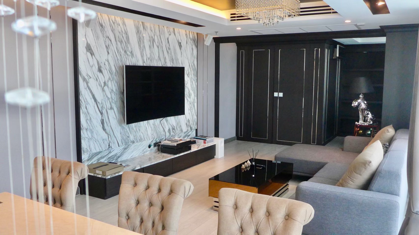 3 Bedroom Condo For Sale in Khlong Toei Nuea, Vadhana, Bangkok - Image 1