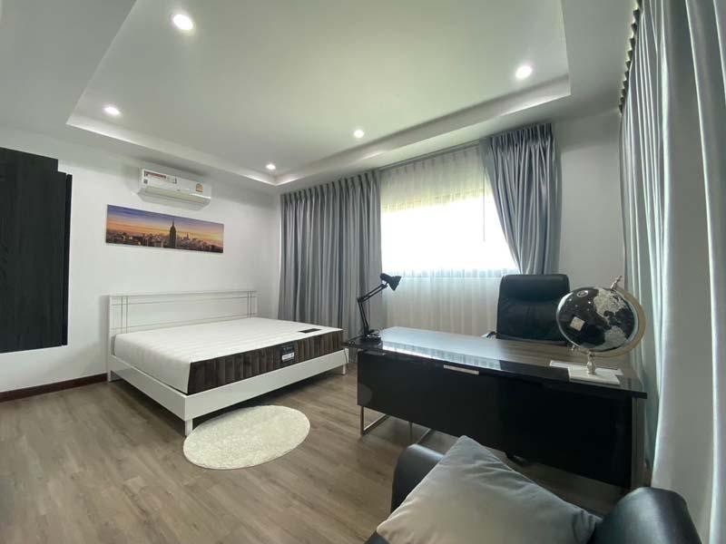 4 Bedroom House For Sale in San Phak Wan, Hang Dong, Chiang Mai - Image 8