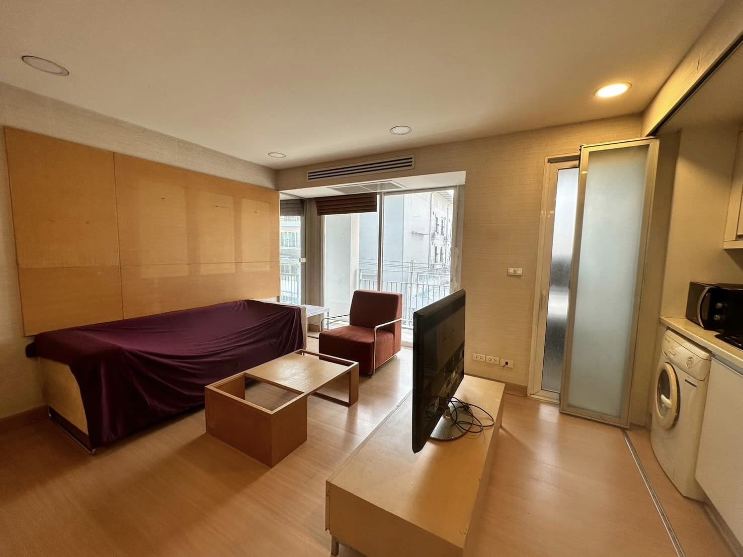 2 Bedroom Condo For Sale in Si Phraya, Bang Rak, Bangkok - Image 2