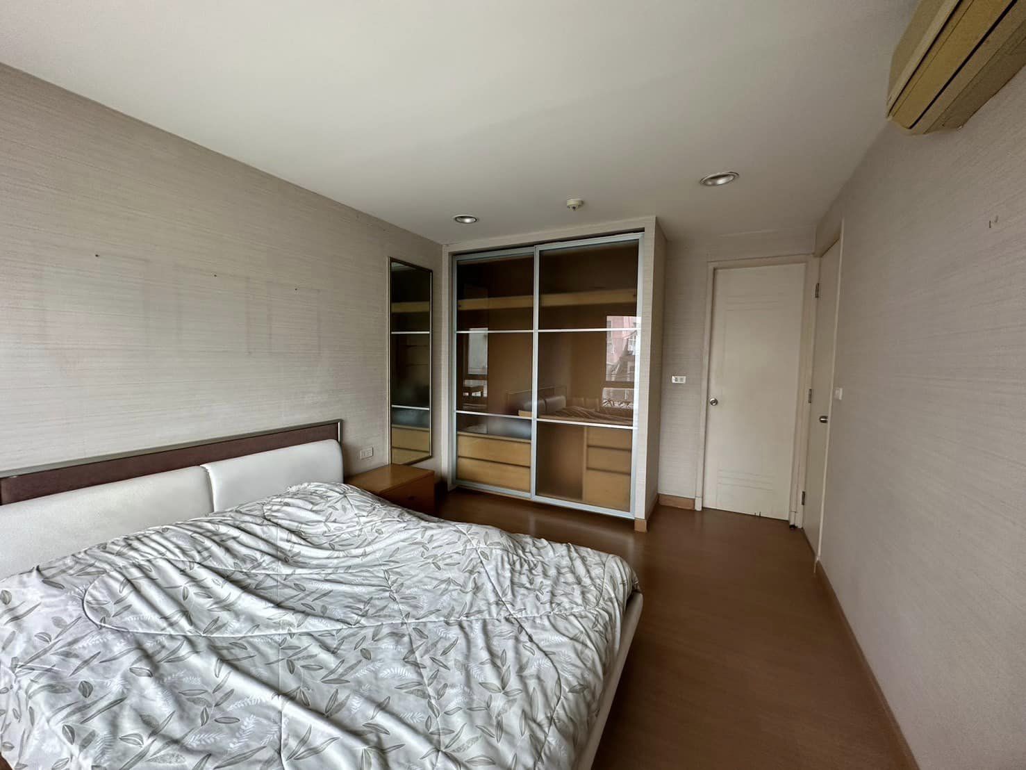 2 Bedroom Condo For Sale in Si Phraya, Bang Rak, Bangkok - Image 9