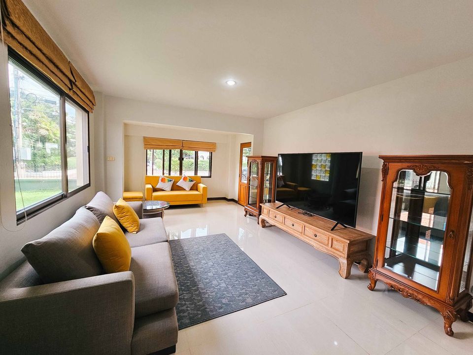 5 Bedroom House For Sale in Nong Khwai, Hang Dong, Chiang Mai - Image 11