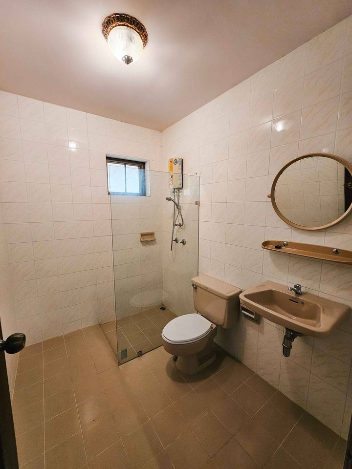 5 Bedroom House For Sale in Nong Khwai, Hang Dong, Chiang Mai - Image 9