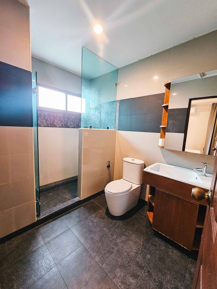 5 Bedroom House For Sale in Nong Khwai, Hang Dong, Chiang Mai - Image 12