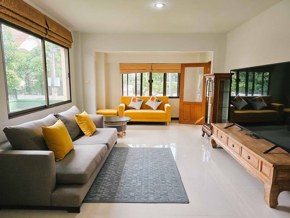 5 Bedroom House For Sale in Nong Khwai, Hang Dong, Chiang Mai - Image 2