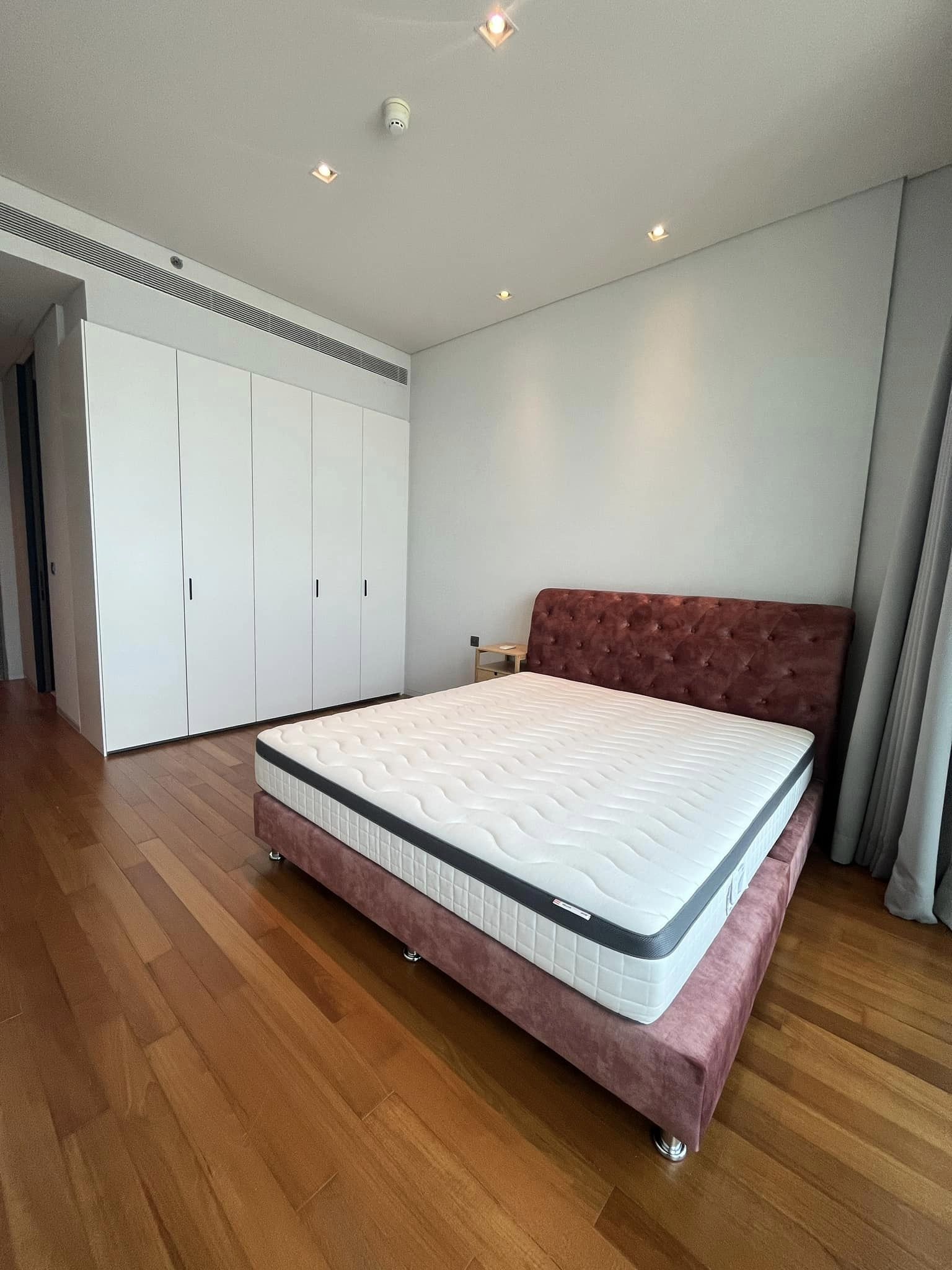 3 Bedroom Condo For Sale in Khlong San, Khlong San, Bangkok - Image 8
