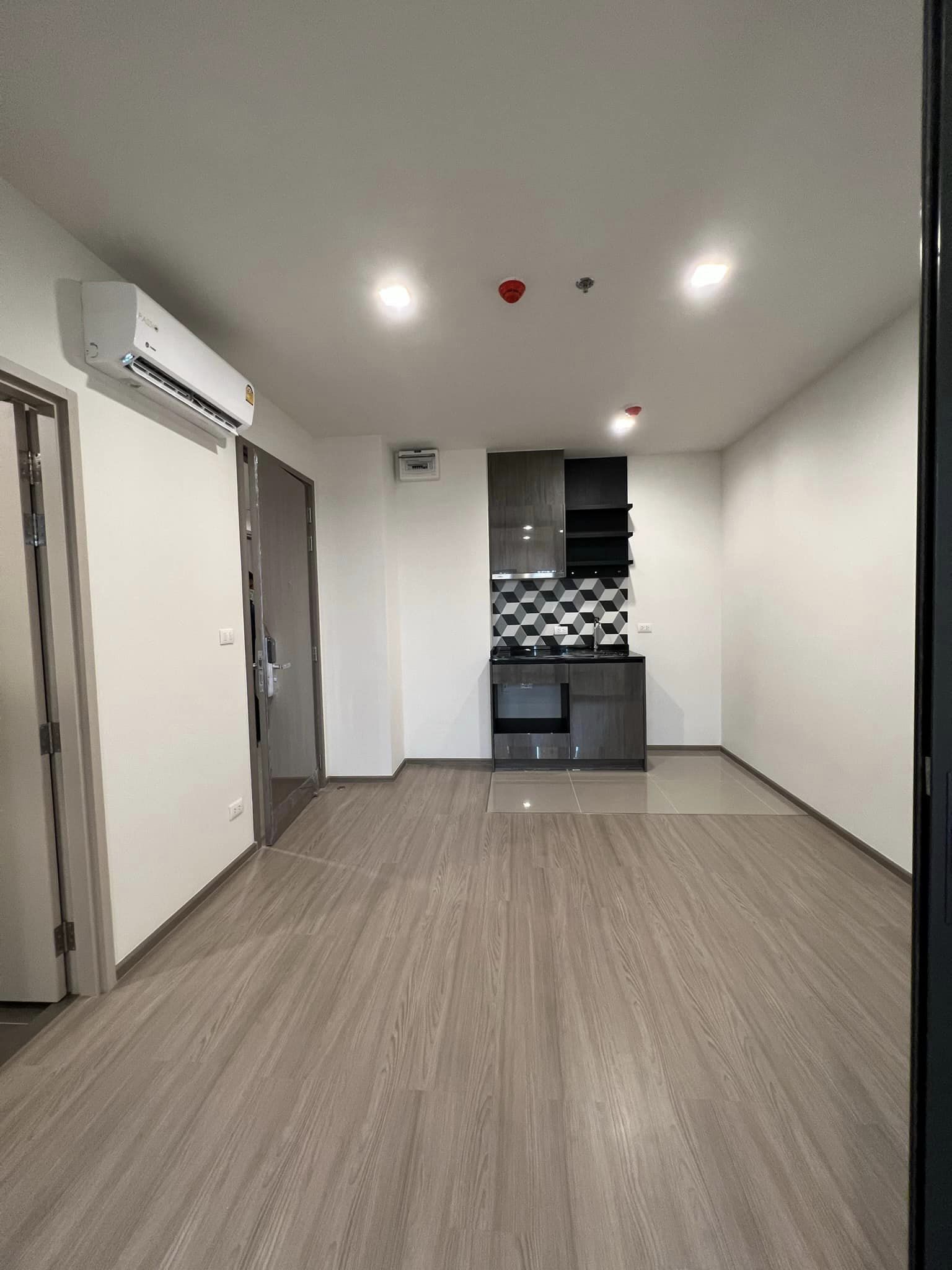 The Base Petchaburi-Thonglor - Image 3