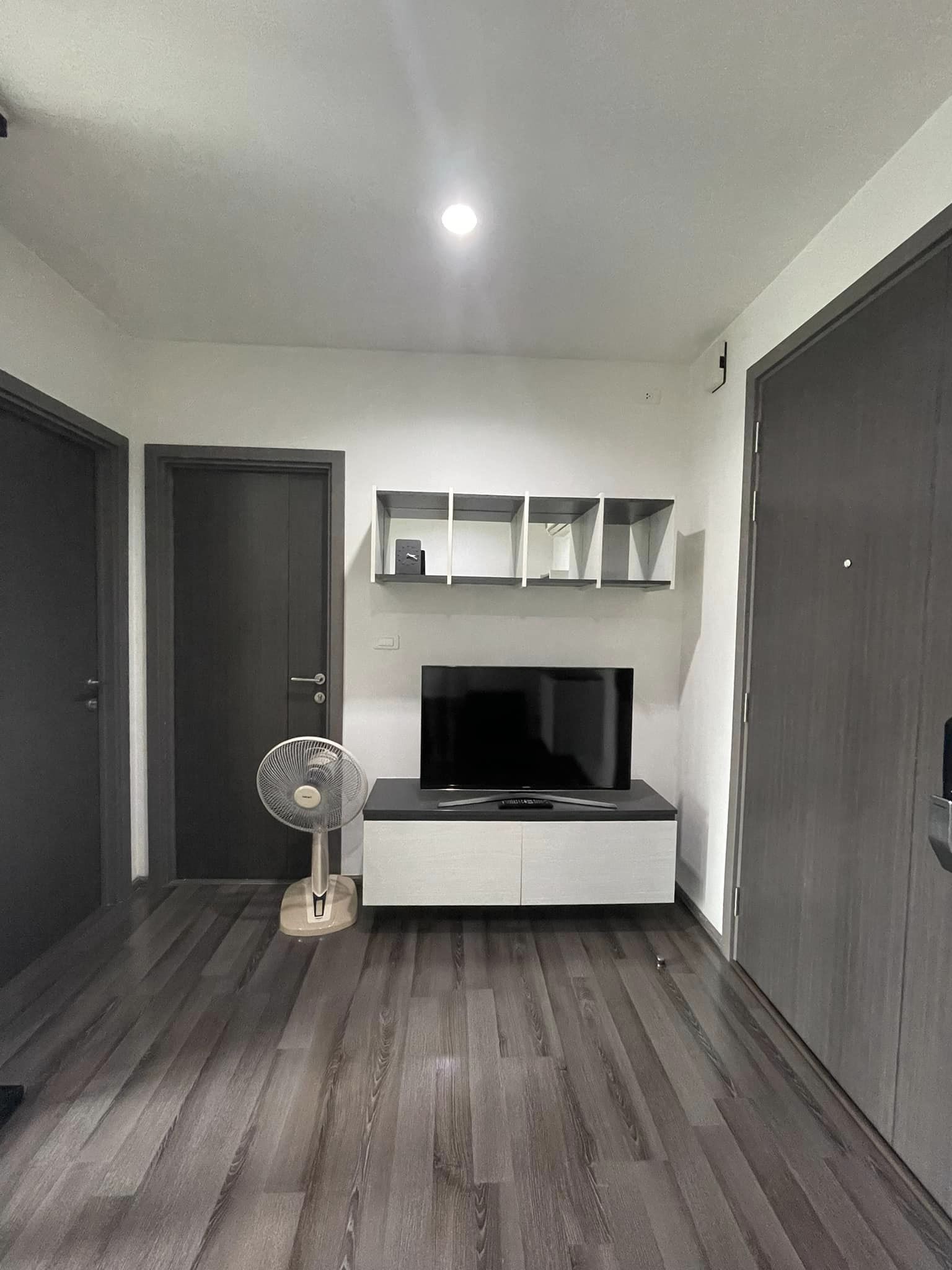 1 Bedroom Condo For Sale in Phra Khanong Nuea, Vadhana, Bangkok - Image 2