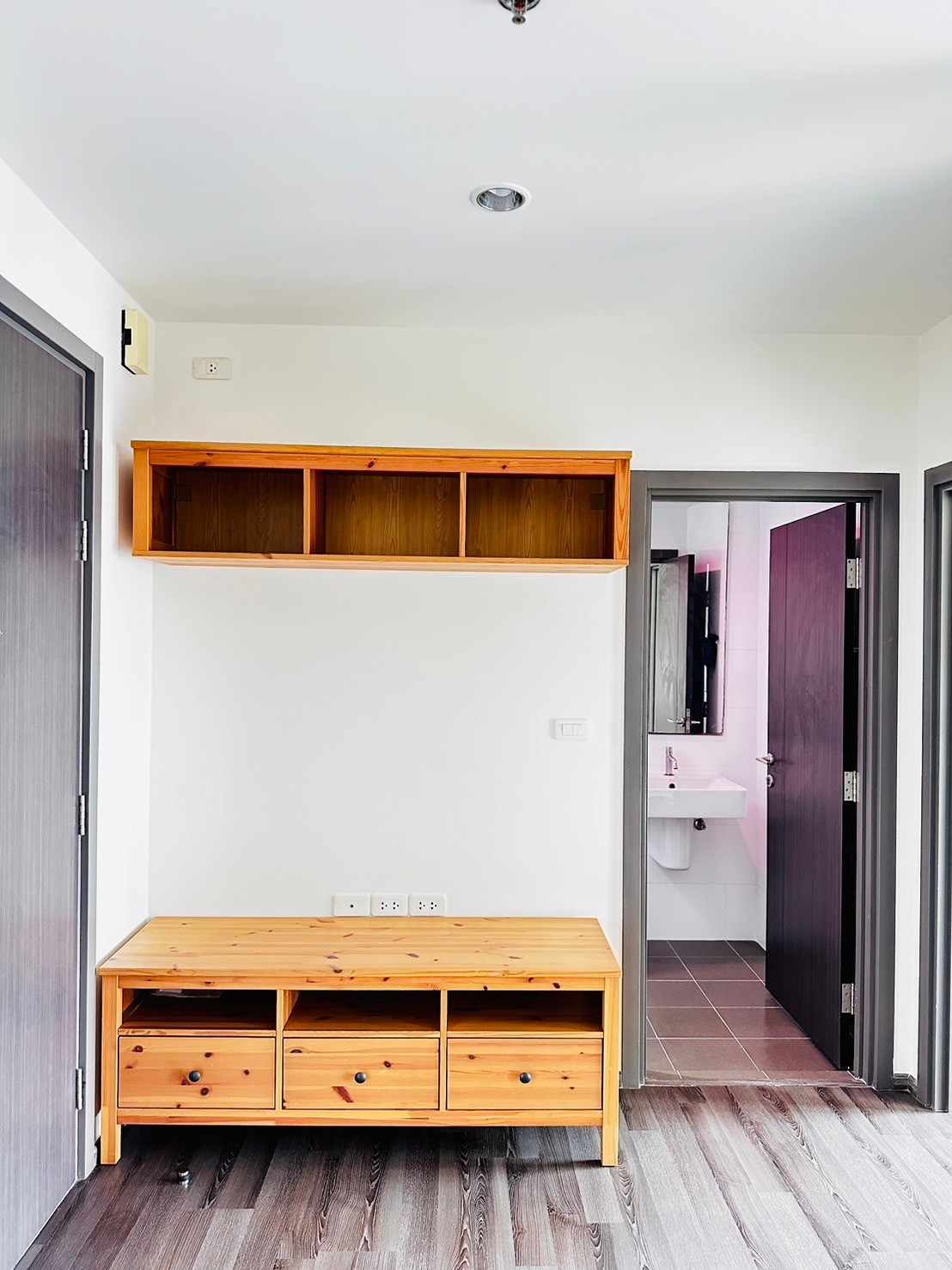 1 Bedroom Condo For Sale in Phra Khanong Nuea, Vadhana, Bangkok - Image 4