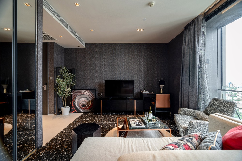 1 Bedroom Condo For Sale in Khlong Tan Nuea, Vadhana, Bangkok - Image 1
