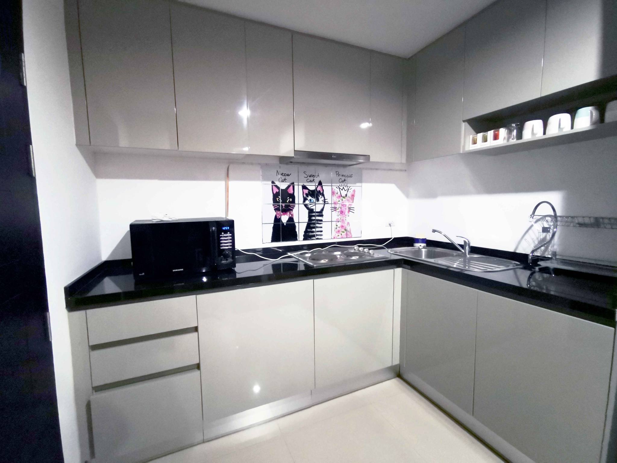 1 Bedroom Condo For Sale in Huai Khwang, Huai Khwang, Bangkok - Image 3