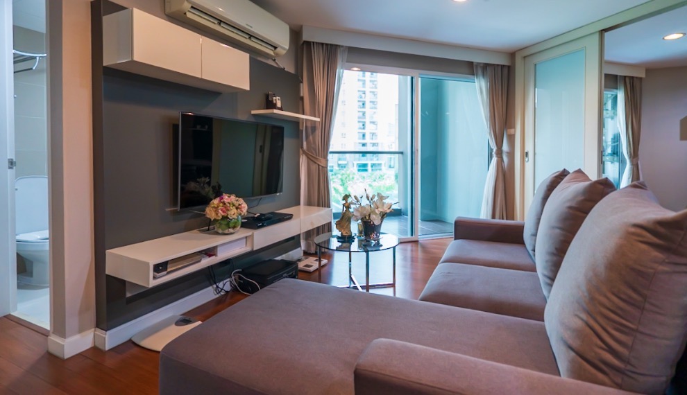 5 Bedroom Condo For Sale in Huai Khwang, Huai Khwang, Bangkok - Image 1
