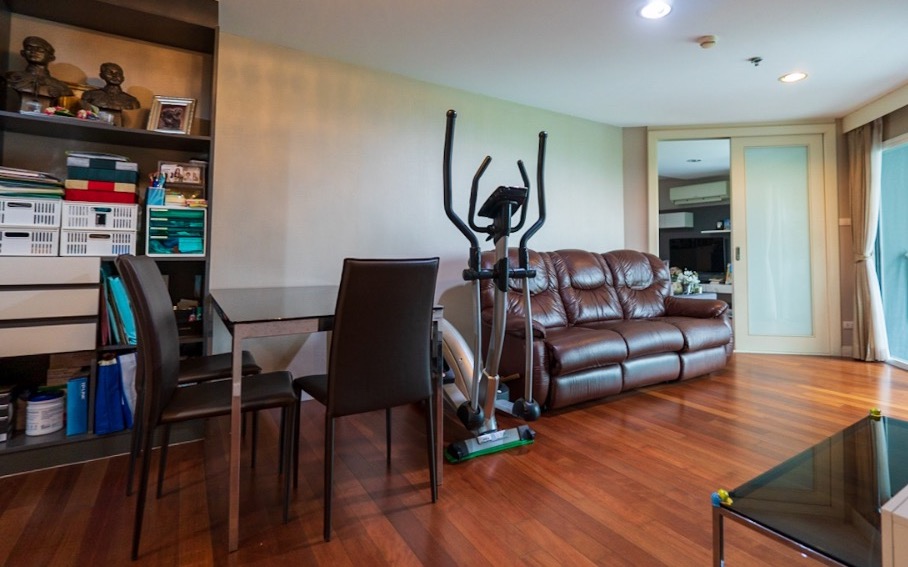 5 Bedroom Condo For Sale in Huai Khwang, Huai Khwang, Bangkok - Image 5