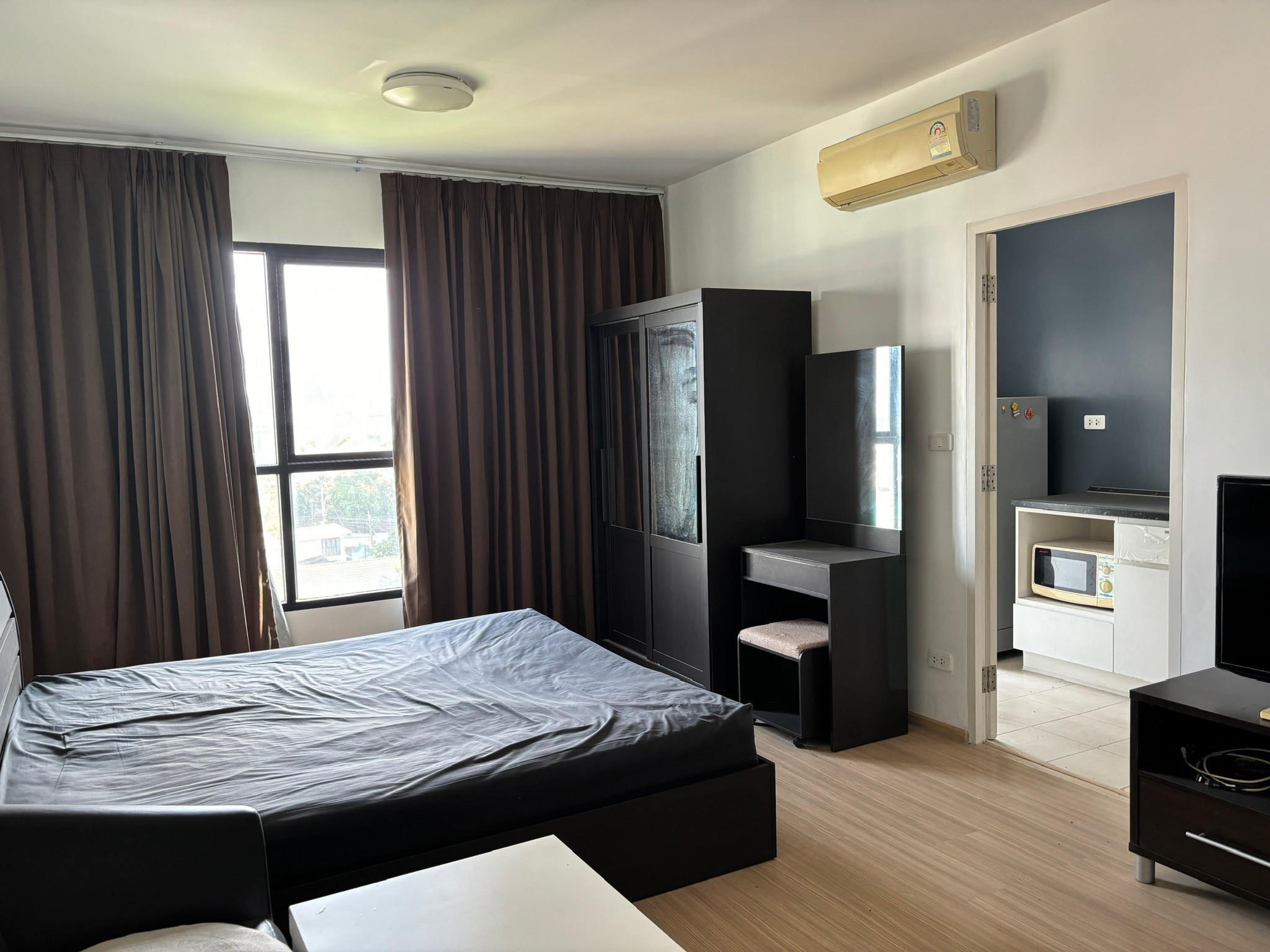 1 Bedroom Condo For Sale in Lat Phrao, Lat Phrao, Bangkok - Image 1