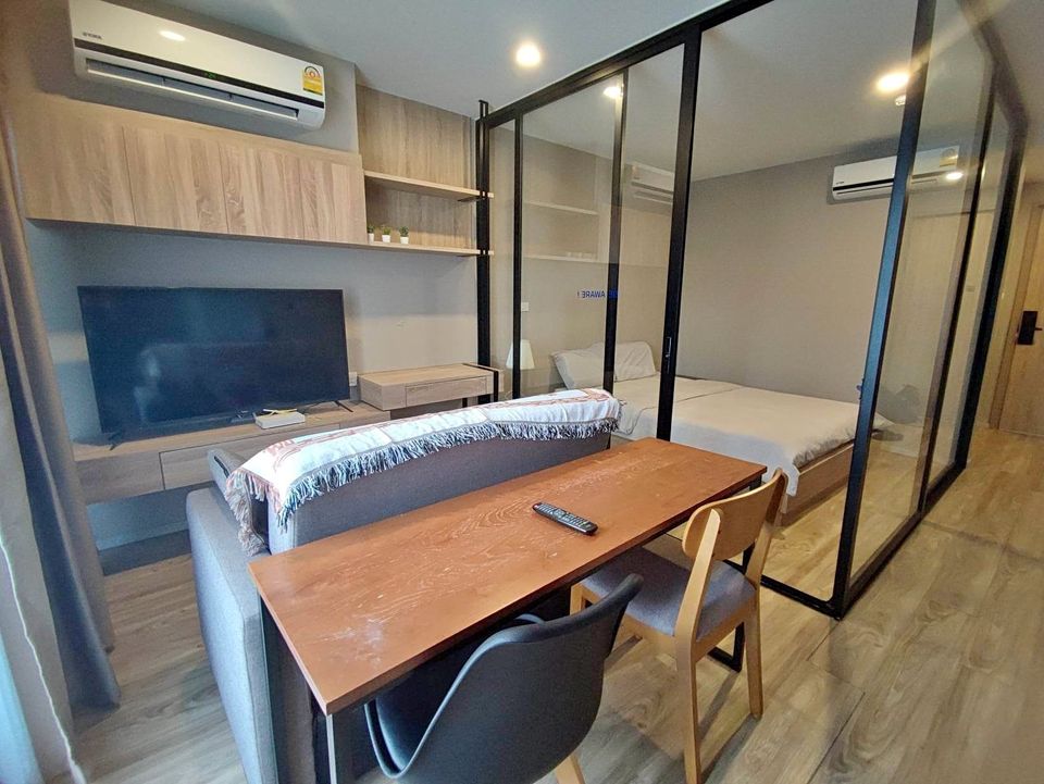 Blossom Condo Sathon-Charoen Rat - Image 2