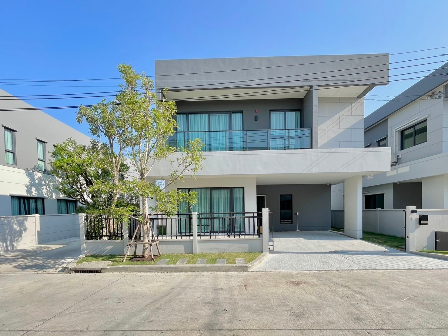 4 ห้องนอน บ้านเดี่ยว สำหรับเช่า ใน บางแก้ว, บางพลี, สมุทรปราการ - Image 1