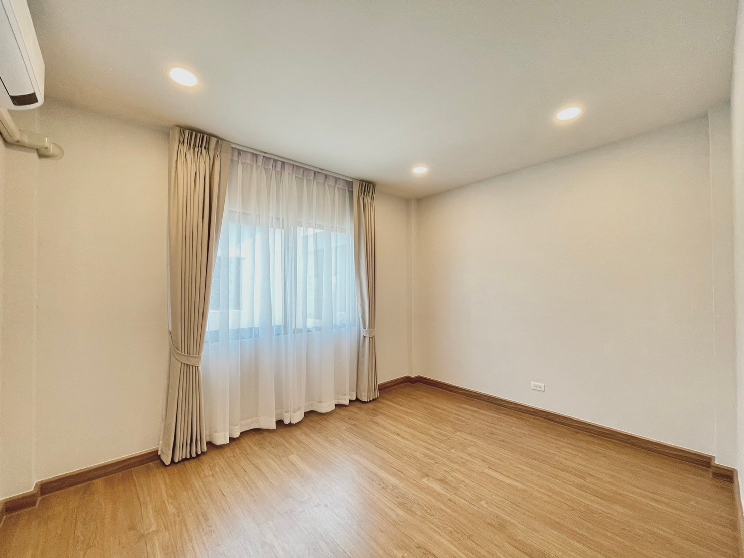 4 ห้องนอน บ้านเดี่ยว สำหรับเช่า ใน บางแก้ว, บางพลี, สมุทรปราการ - Image 15