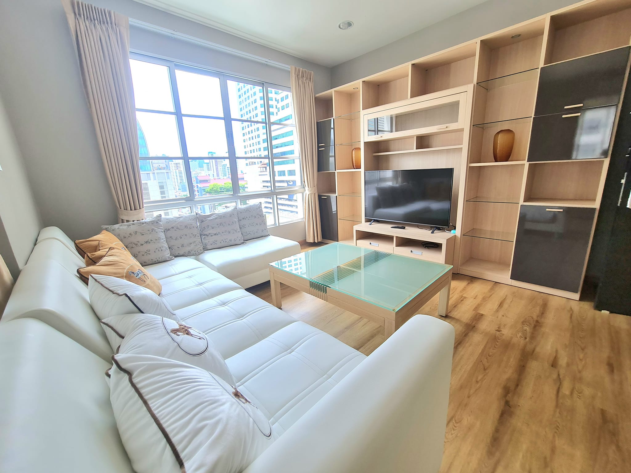 Citismart Sukhumvit 18 Condominium - Image 1