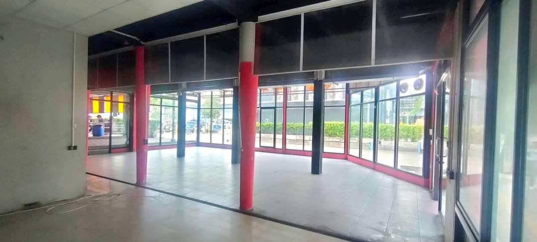  Retail Space  in Phra Khanong, Khlong Toei, Bangkok - Image 8