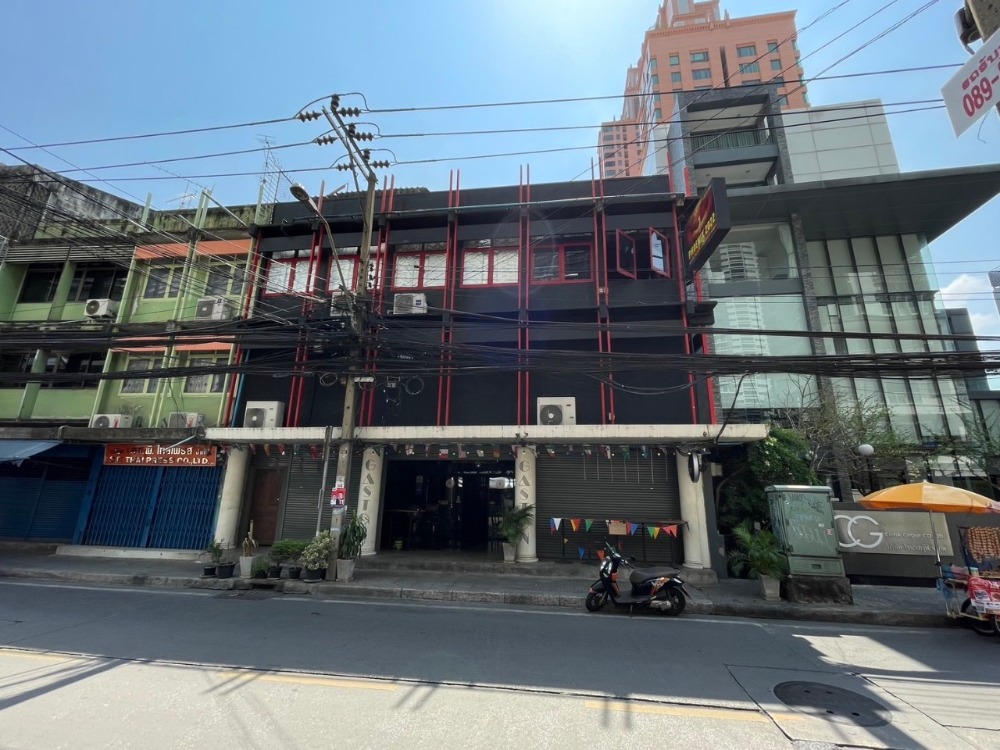  Retail Space For Sale in Khlong Toei, Khlong Toei, Bangkok - Image 1